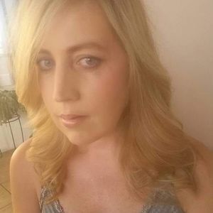 Meet your Posher, Anzela